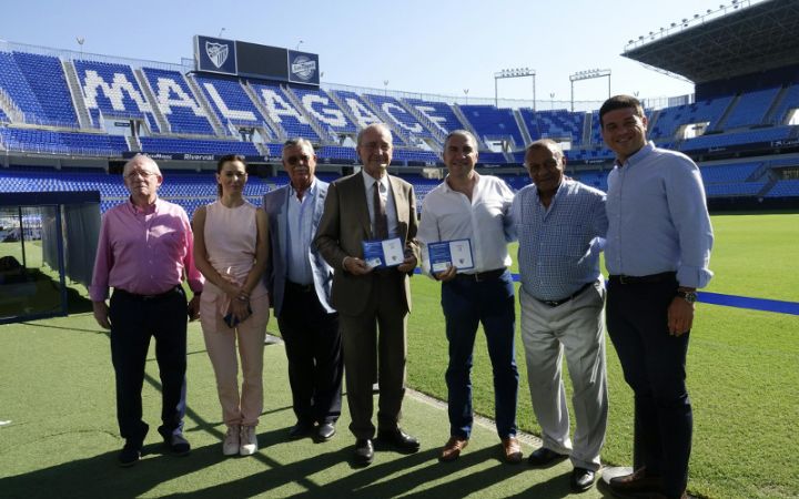 Recogida del abono del Málaga CF para la temporada 2017/18