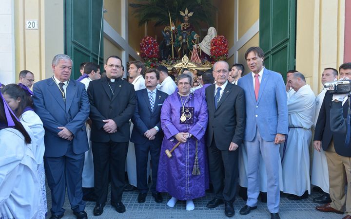 Salida de Cofradia de La Pollinica.