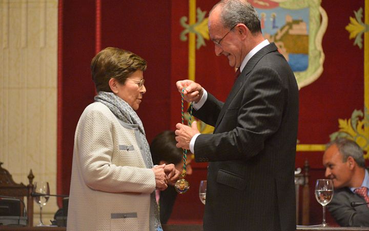 Medalla de la Ciudad al Colegio S. Juan de Dios.