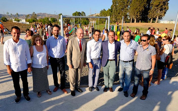 El alcade inaugura un parque en la barriada de Soliva.