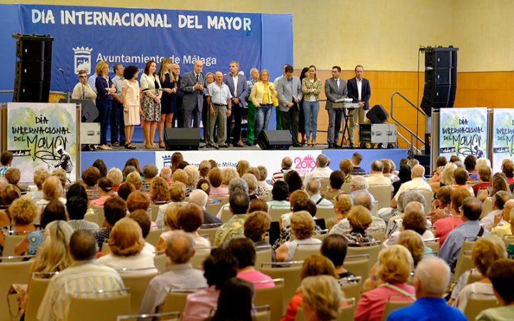 Homenaje a los mayores organizado por el Ayuntamiento.