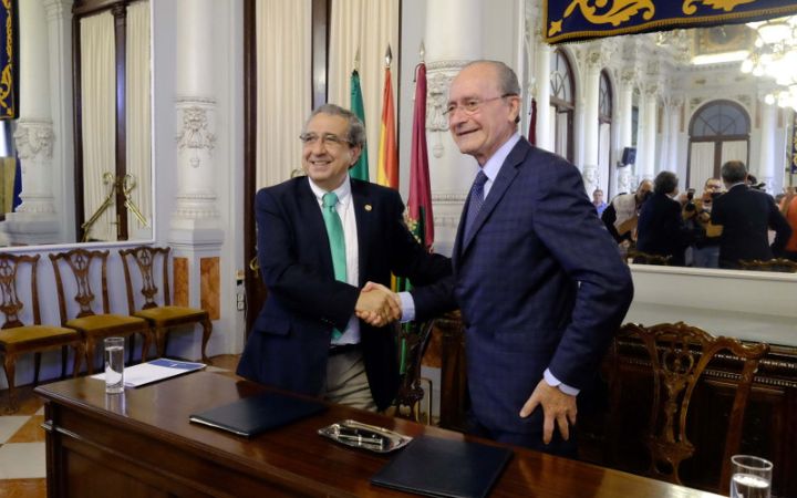 Firma de convenio marco entre el Ayuntamiento de Málaga y la U.M.A. para el desarrollo de programas conjuntos.