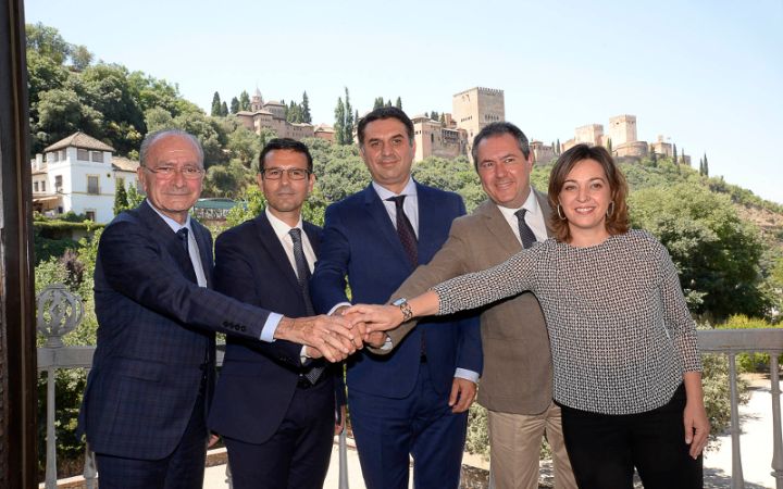 El eje turístico de Andalucía, formado por las ciudades de Málaga, Sevilla, Granada y Córdoba, es ya una realidad.