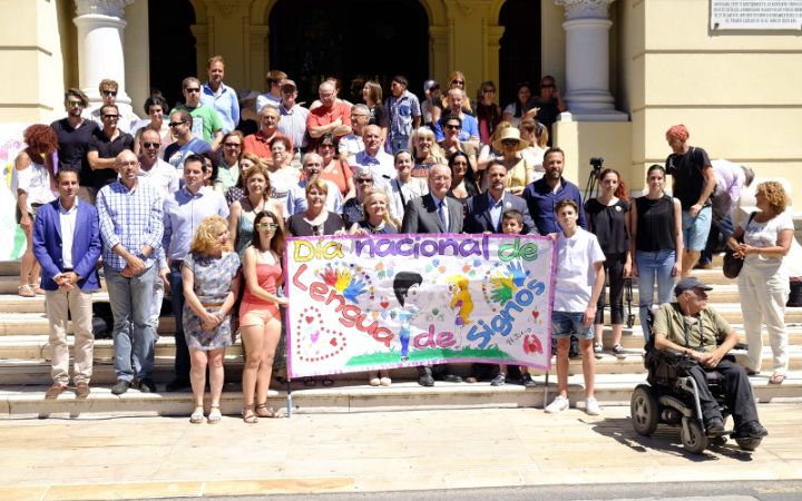 Celebración Día Nacional de las Lenguas de Signos Españolas.