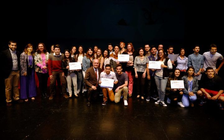 El Ayuntamiento de Málaga premia la mejor idea empresarial realizada por estudiantes de E.S.O. y Bachillerato.