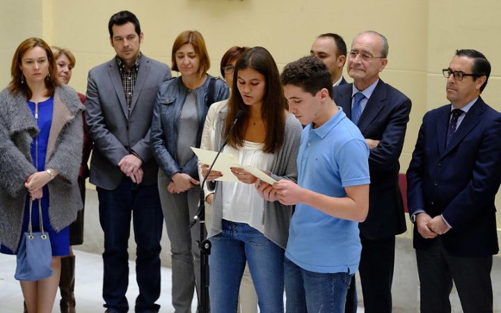 Estudiantes malagueños escriben una carta a Europa en su 66 aniversario.