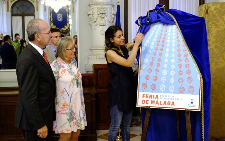 La diseñadora Carme Pons, autora del cartel de la Feria de Málaga.