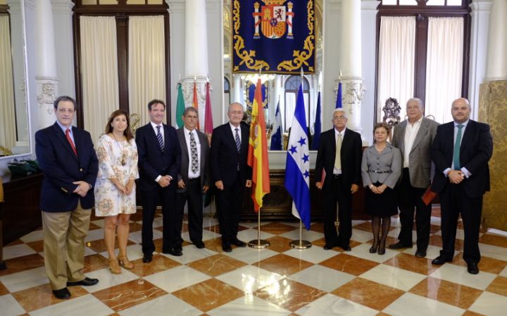 Recepción en el Ayuntamiento a delegación institucional de Honduras.