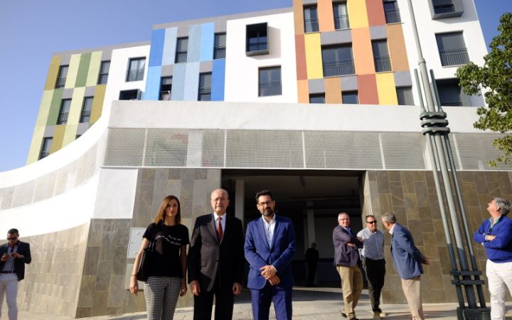 Visita promoción viviendas para jóvenes.