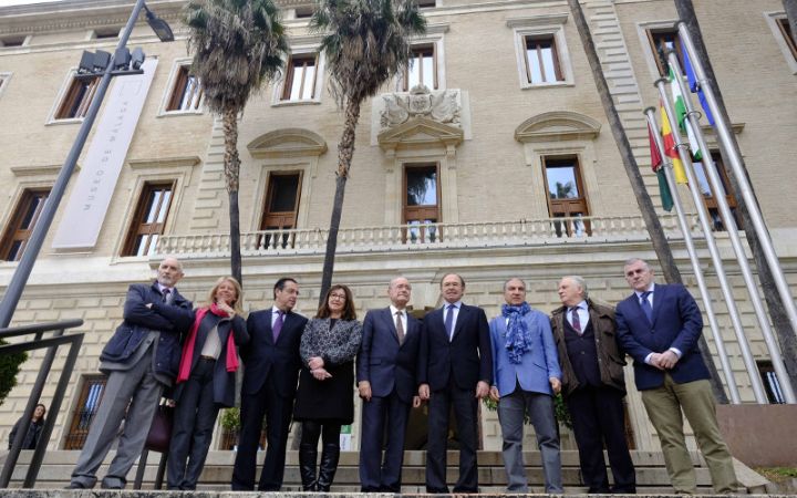 En el Museo de la Aduana, visita junto al presidente del Senado.