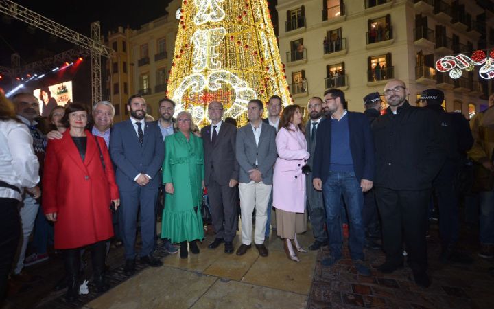 Inauguración del alumbrado navideño en la plaza de la Constitución.