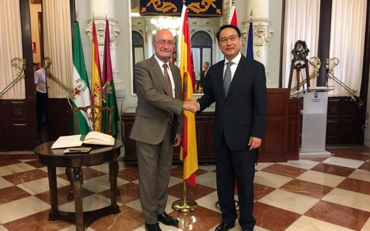 Encuentro con el embajador de China en España.