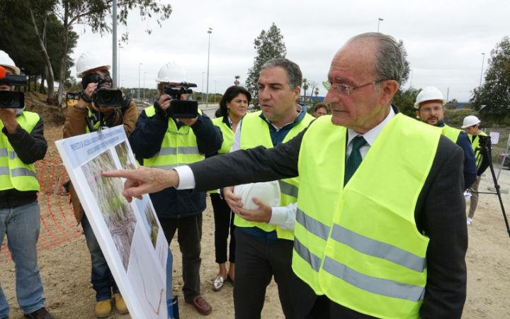 Visita a las obras que potencian los accesos al Parque del Campamento Benítez.