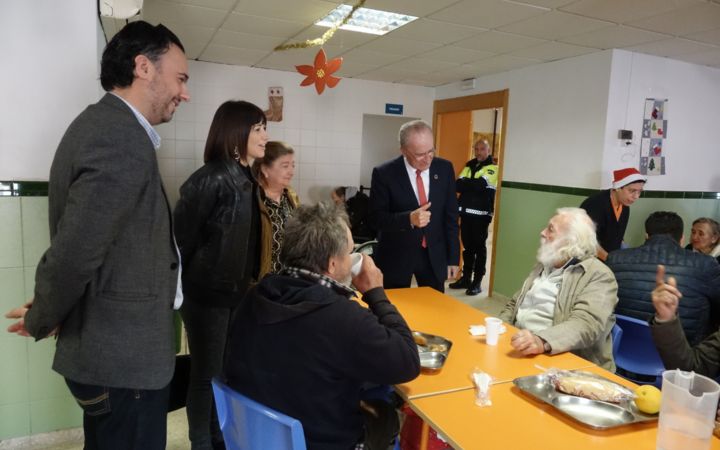 Visita el Centro Municipal de Acogida Municipal en calle Donoso Cortés