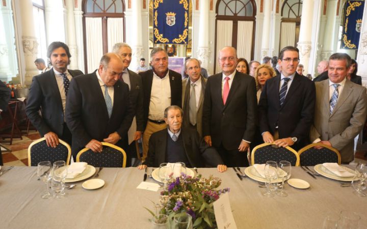 Almuerzo en homenaje a Manuel Alcántara.