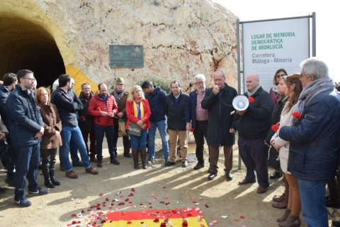 Acto conmemorativo de la Desbandá, en el Peñón del Cuervo.