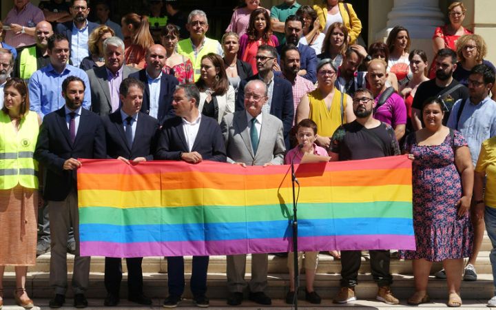 Lectura de manifiesto con motivo del Día Internacional del Orgullo LGTBI