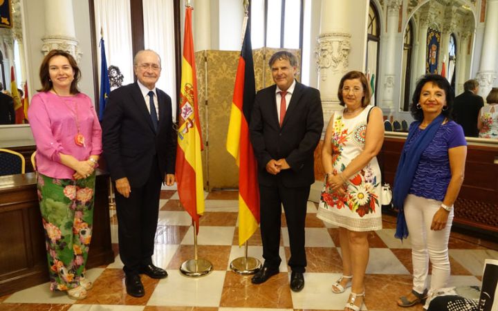 El alcalde de Málaga, Francisco de la Torre, recibe a una delegación de Passau