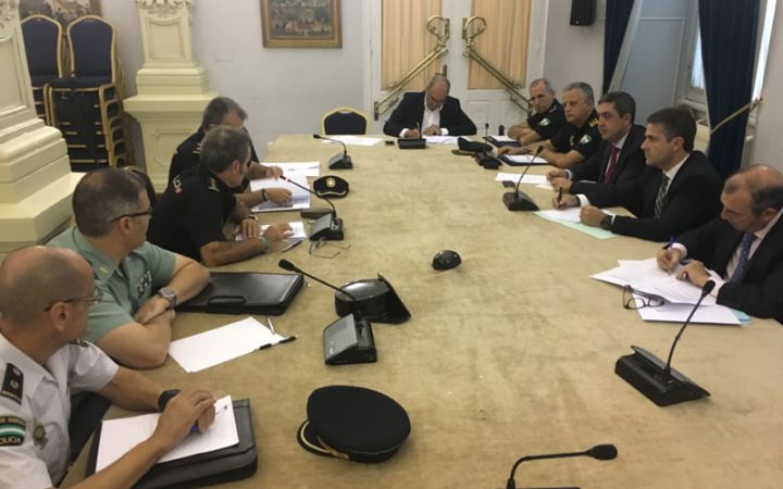 La Junta Local de Seguridad se reúne en el Ayuntamiento de Málaga para coordinar el dispositivo con motivo de la beatificación de Tiburcio Arnaiz, que tendrá lugar en la Catedral de Málaga el sábado 20 de octubre, acto en el que se espera la asistencia de al menos 10.000 personas