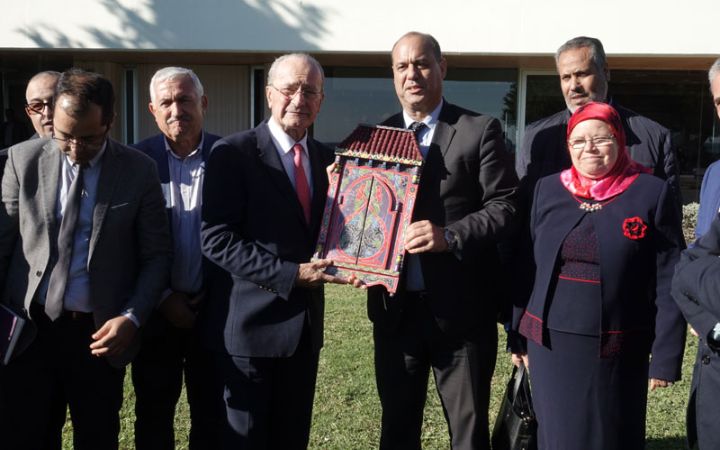 El alcalde de Málaga, Francisco de la Torre, participa en el encuentro de trabajo con una veintena de alcaldes marroquíes que visitan, desde el sábado, 27 de octubre, la ciudad de Málaga