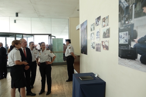 Inauguración de la exposición “40 años de la mujer en la policía nacional”