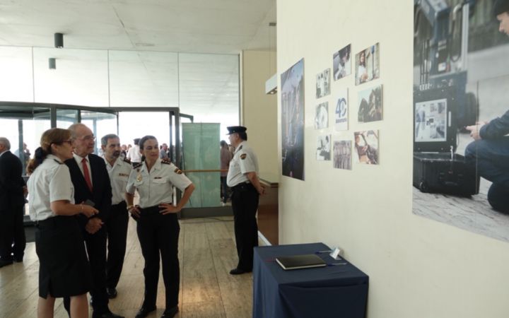 Inauguración de la exposición “40 años de la mujer en la policía nacional”