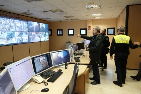 VISITA INSTALACIONES POLICÍA LOCAL Y BOMBEROS