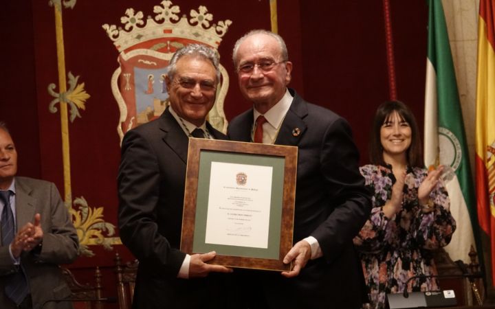 Pleno extraordinario para realizar la entrega de la medalla de la ciudad de Málaga