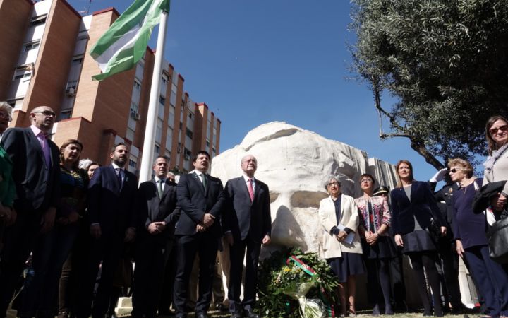 En el monumento a Blas Infante