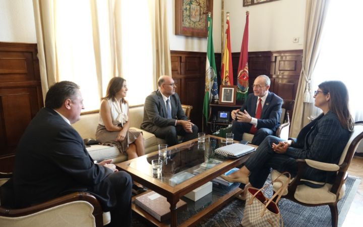 Encuentro con el presidente de Telefónica España, Emilio Gayo y la delegada Territorial, Carmen Sánchez