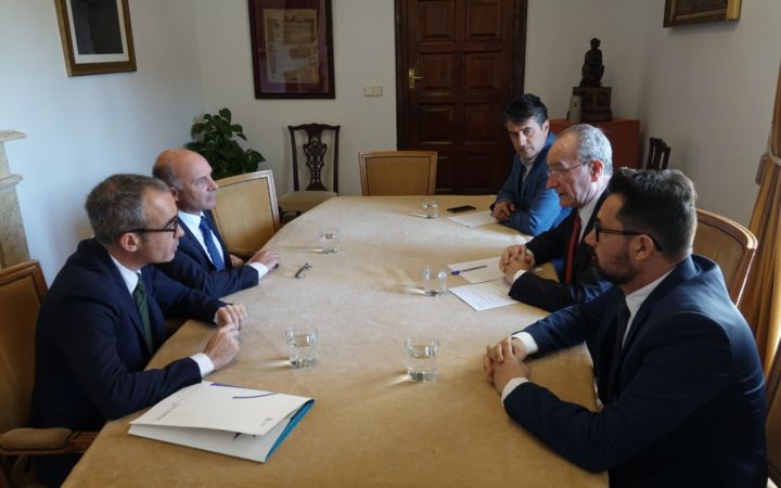 El alcalde de Málaga, Francisco de la Torre, recibe nuevo presidente de la Autoridad Portuaria, Carlos Rubio