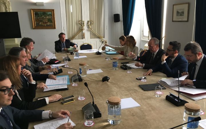 Reunión de seguimiento de los temas relacionados con infraestructuras y movilidad que requieren el acuerdo de la Junta de Andalucía y el Ayuntamiento.