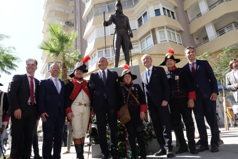 Descubrimiento del monumento a Teodoro Reding