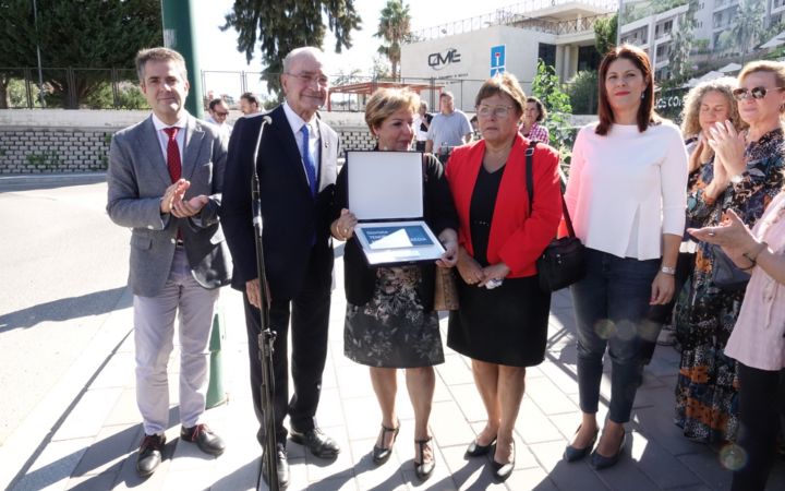 Acto en el que se descubre la placa que lleva el nombre de Glorieta Tenor Francisco Heredia