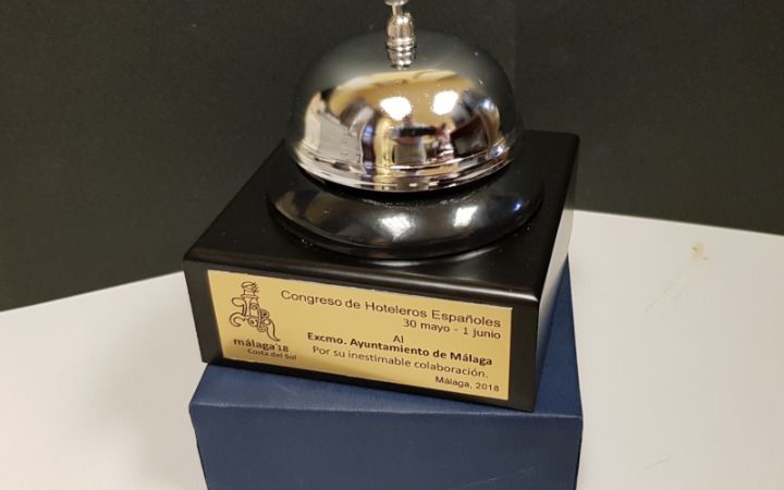 Timbre de mesa con placa conmemorativa