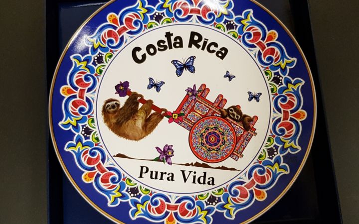Plato de cerámica pintada de Costa Rica