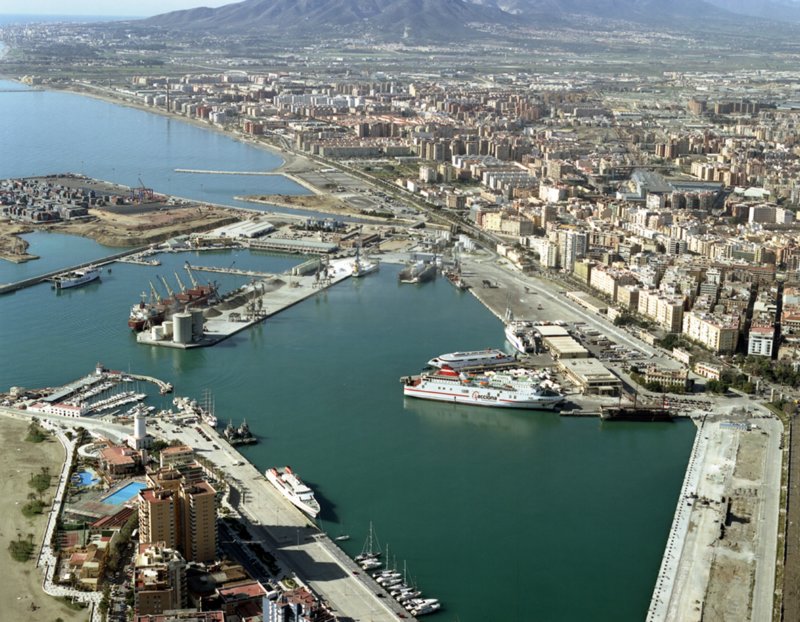 vistadelpuertolitoraldeponiente.jpg