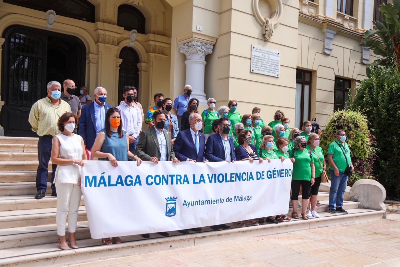 ACTO MUNICIPAL DE MINUTO DE SILENCIO EN MEMORIA DE LA ÚLTIMA VÍCTIMA DE VIOLENCIA MACHISTA