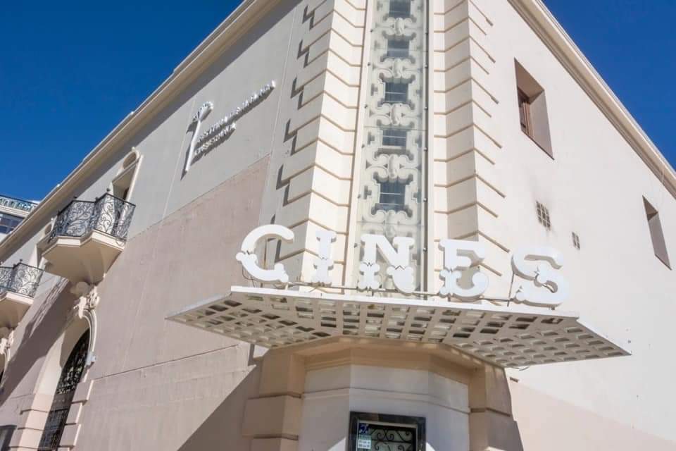 EL CINE ALBÉNIZ PROYECTARÁ EN AGOSTO UNA NUEVA SELECCIÓN DE LAS MEJORES PELÍCULAS DEL SIGLO XXI EN EL CICLO 8/21 (Abre en ventana nueva)