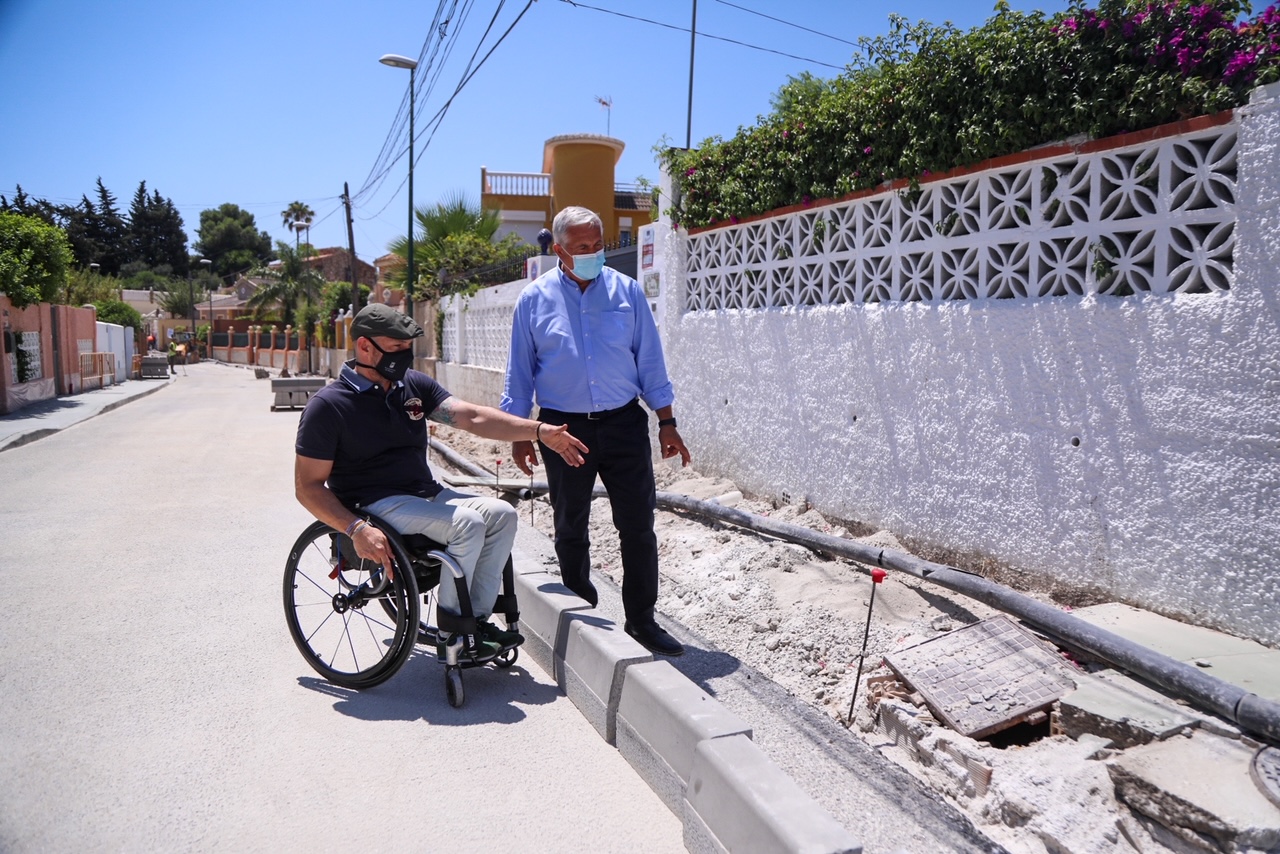 AVANZAN A BUEN RITMO LAS OBRAS DE RENOVACIÓN DE ACERADO Y ELIMINACIÓN DE CABLEADO AÉREO EN ...