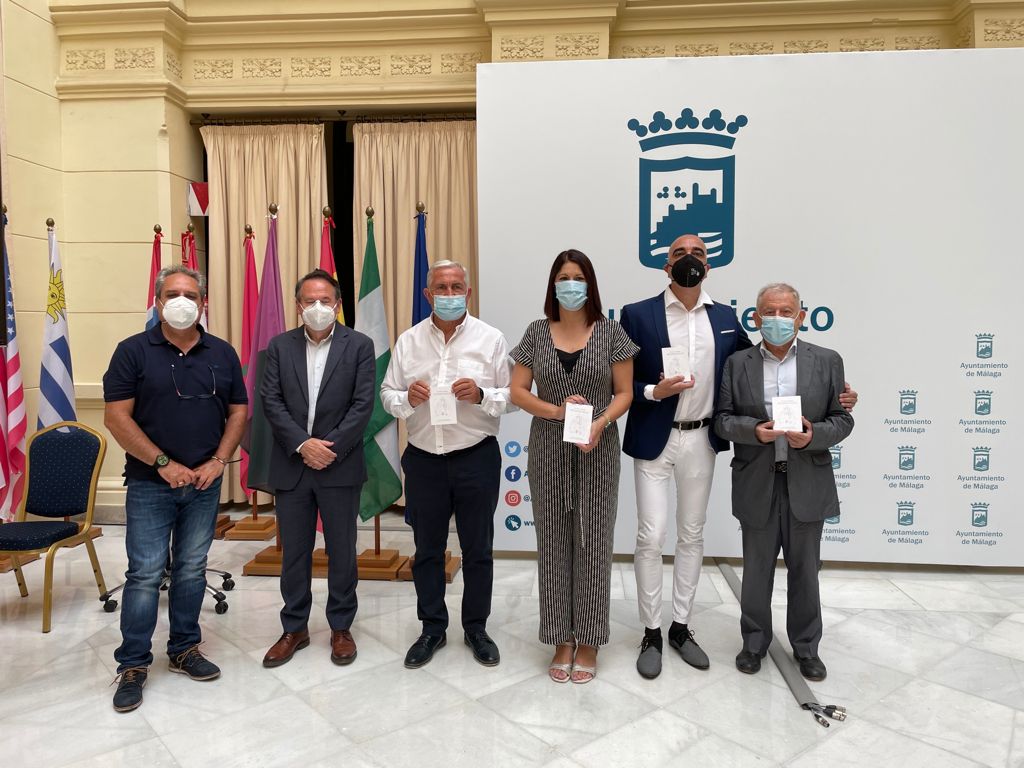 EL MILENARIO DE IBN GABIROL SE SUBE AL AUTOBÚS CON UNA EDICIÓN ESPECIAL DE LA COLECCIÓN ‘LIBROS SOBRE RUEDAS’ (Abre en ventana nueva)