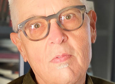 EL POETA CUBANO VÍCTOR RODRÍGUEZ NÚÑEZ RECIBE HOY EL XXIX PREMIO DE POESÍA MANUEL ALCÁNTARA  (Abre en ventana nueva)