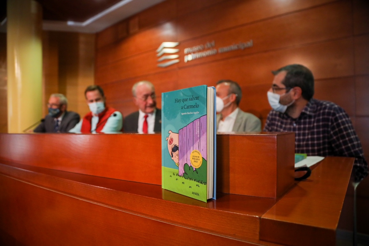 PRESENTADA LA OBRA ‘HAY QUE SALVAR A CARMELO’ DEL ESCRITOR BARCELONÉS AGUSTÍN SÁNCHEZ AGUILAR, GANADOR DEL XII PREMIO INTERNACIONAL DE LITERATURA INFANTIL CIUDAD DE MÁLAGA  (Abre en ventana nueva)