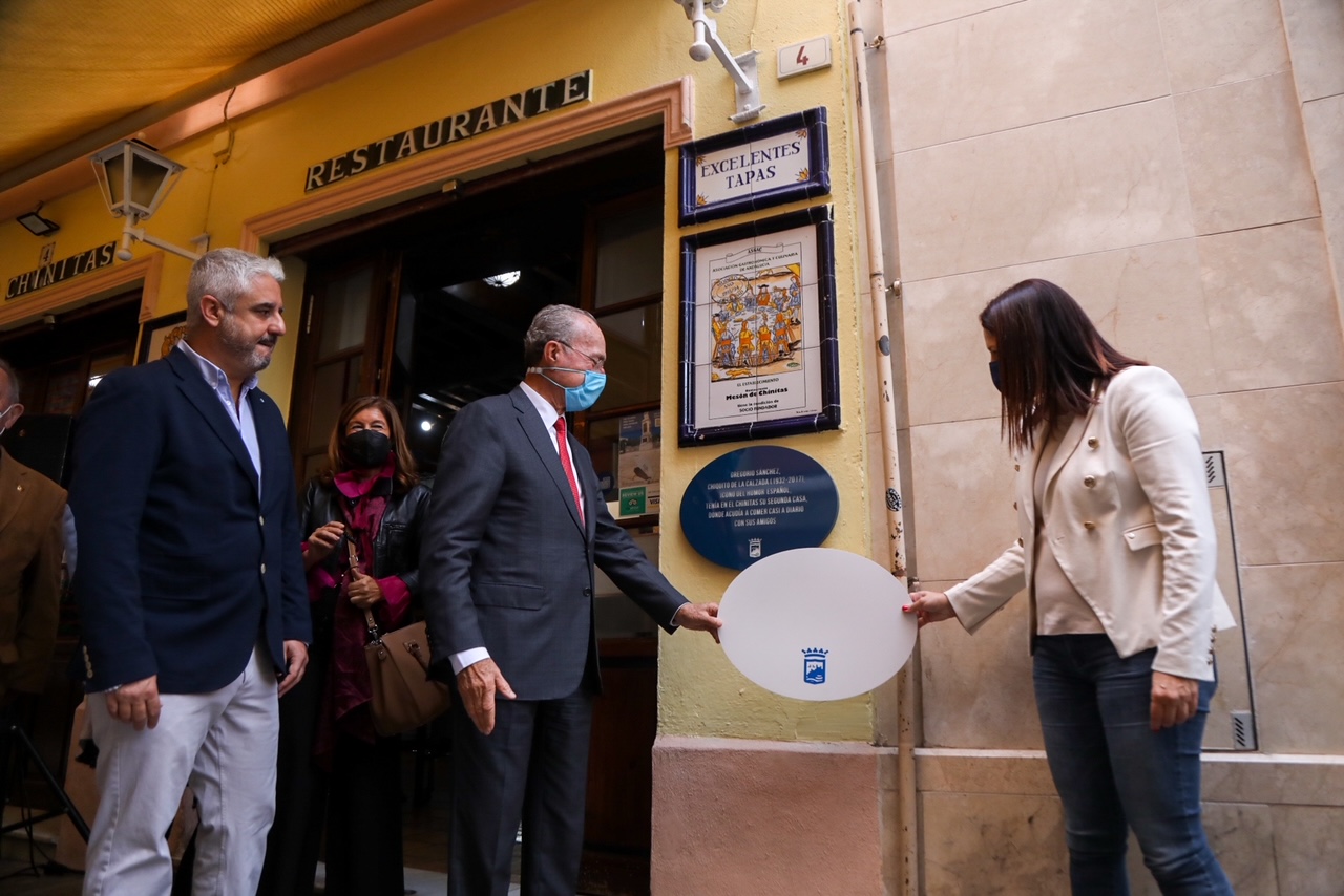 EL AYUNTAMIENTO HOMENAJEA A CHIQUITO DE LA CALZADA CON LA COLOCACIÓN DE UNA PLACA DEL PLAN ‘MÁLAGA HACE HISTORIA’ EN EL BAR CHINITAS (Abre en ventana nueva)