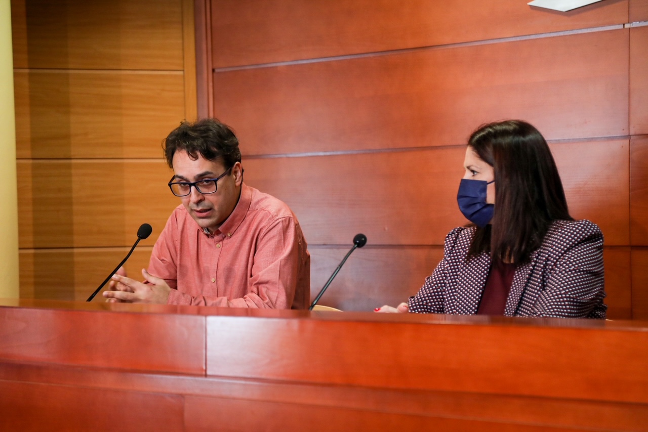 EL ESCRITOR MARROQUÍ AFINCADO EN MADRID MOHAMED EL MORABET GANA LA XV EDICIÓN DEL PREMIO MÁLAGA DE NOVELA POR SU OBRA ‘DESIERTO MAR’ (Abre en ventana nueva)