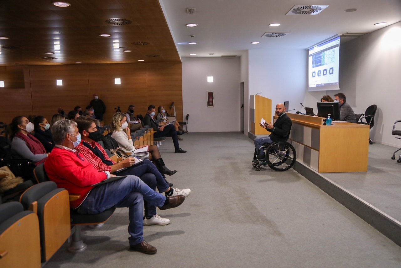 JORNADAS ORGANIZADAS POR LA GERENCIA DE URBANISMO PARA DAR A CONOCER EL NUEVO ASISTENTE DE LICENCIAS