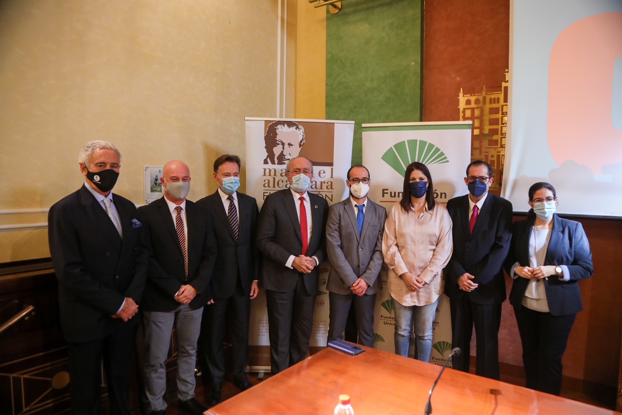LOS PERIODISTAS MATÍAS PRATS Y JOSÉ IGNACIO PÉREZ RECIBEN EL PREMIO NACIONAL DE PERIODISMO DEPORTIVO MANUEL ALCÁNTARA

 (Abre en ventana nueva)