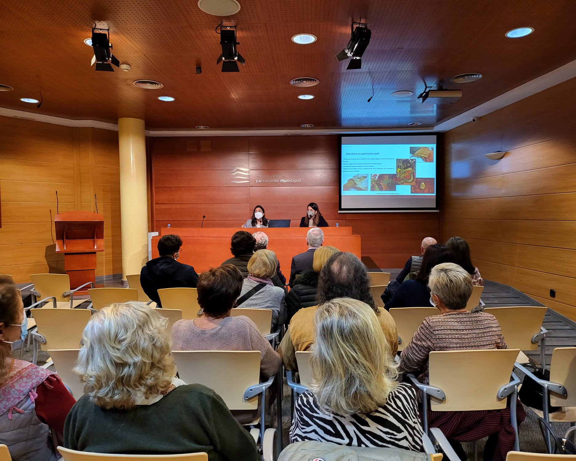 SEMINARIO SOBRE RESTAURACIÓN Y CONSERVACIÓN DEL PATRIMONIO TEXTIL DE LAS CORADÍAS DE LA REAL FÁBRICA DE TAPICES (Abre en ventana nueva)