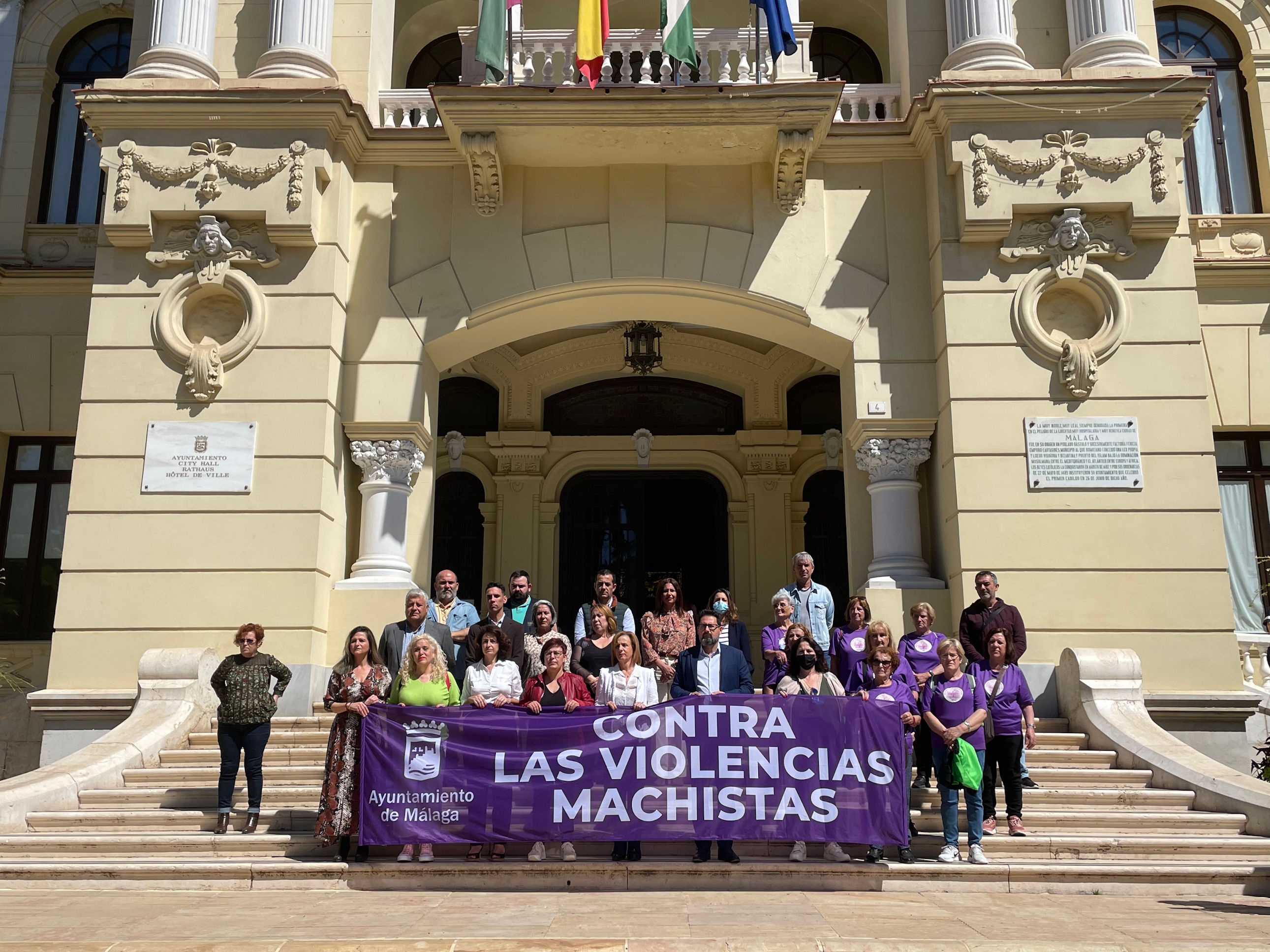 ACTO MUNICIPAL DE MINUTO DE SILENCIO EN MEMORIA DE LA ÚLTIMA VÍCTIMA DE VIOLENCIA DE GÉNERO
 ...