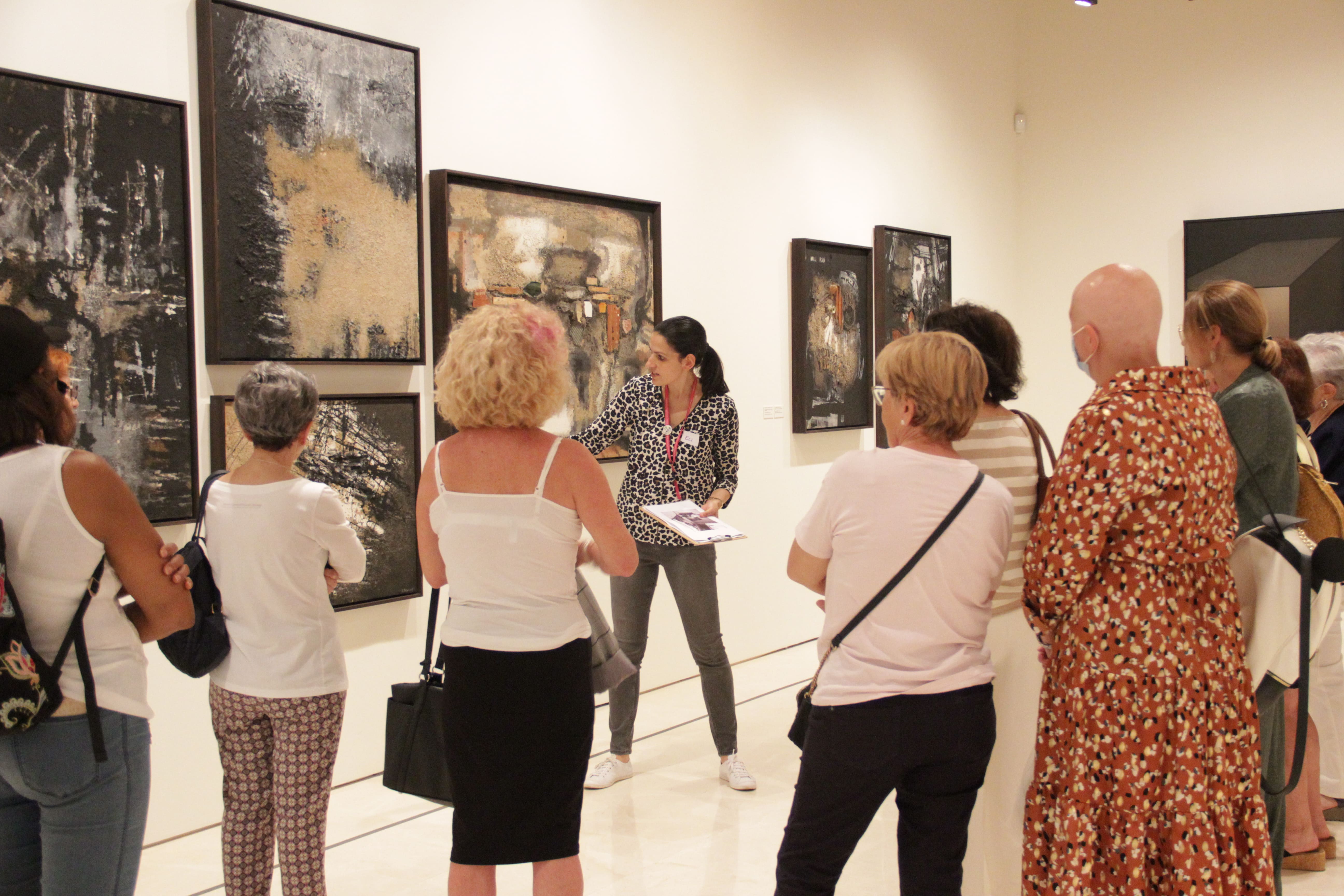 USUARIAS DEL SERVICIO DE AGENTES DE IGUALDAD VISITAN LA ANTOLOGÍA DE JUANA FRANCÉS EN EL MUSEO CARMEN THYSSEN MÁLAGA (Abre en ventana nueva)